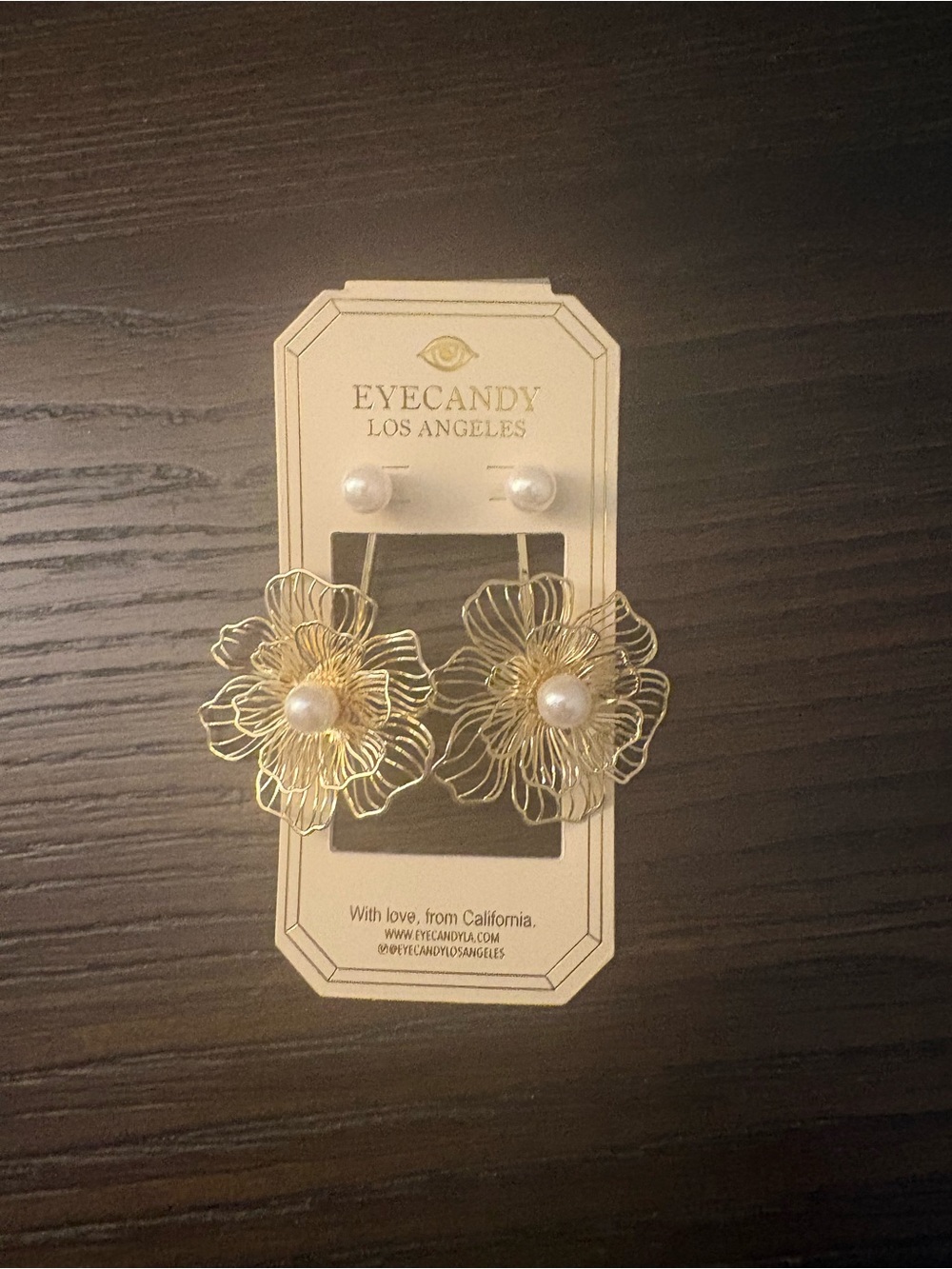 NEW Eye Candy Gold Flower Pearl Drop Earrings